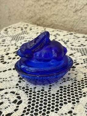 VTG COBALT BLUE BUNNY ON NEST SALT CELLAR